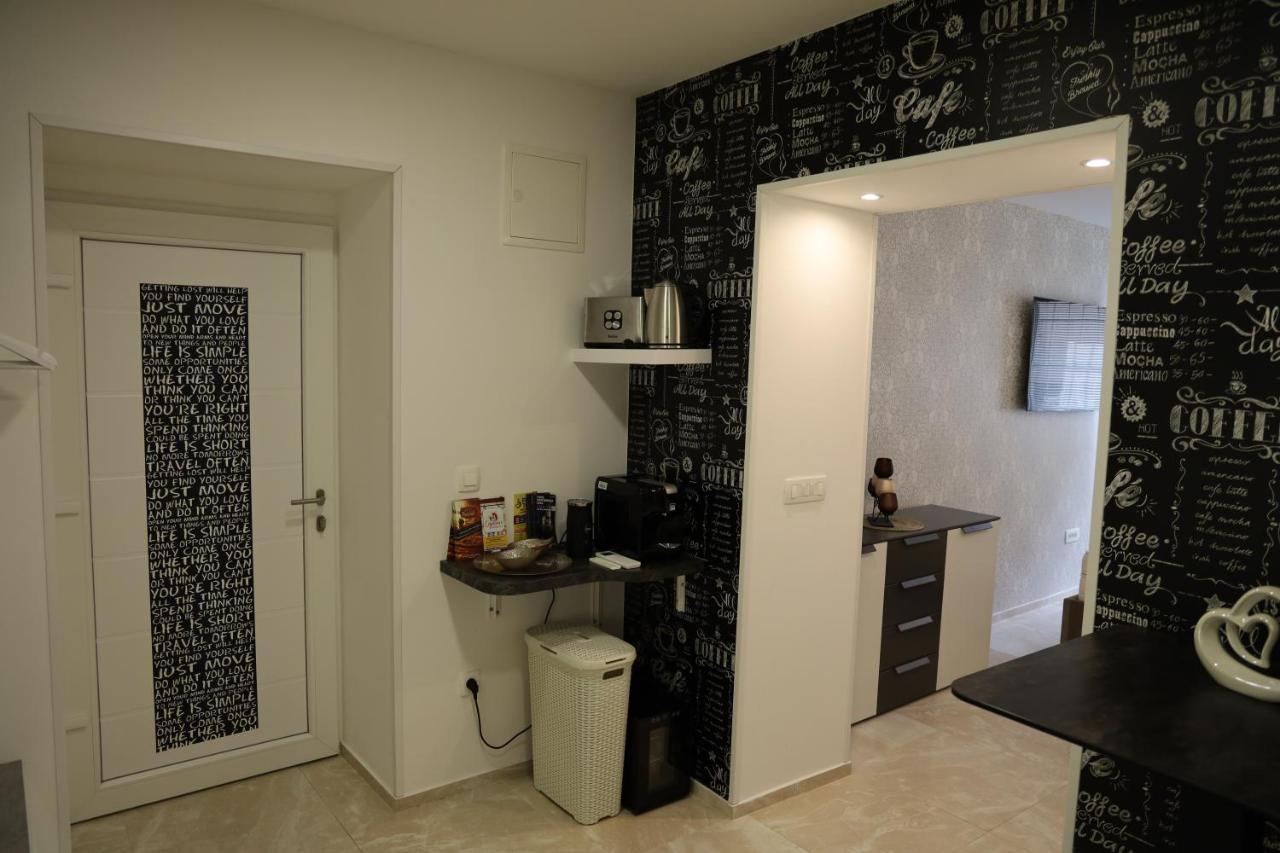 Love Nest Apartment Ljubljana Exteriör bild